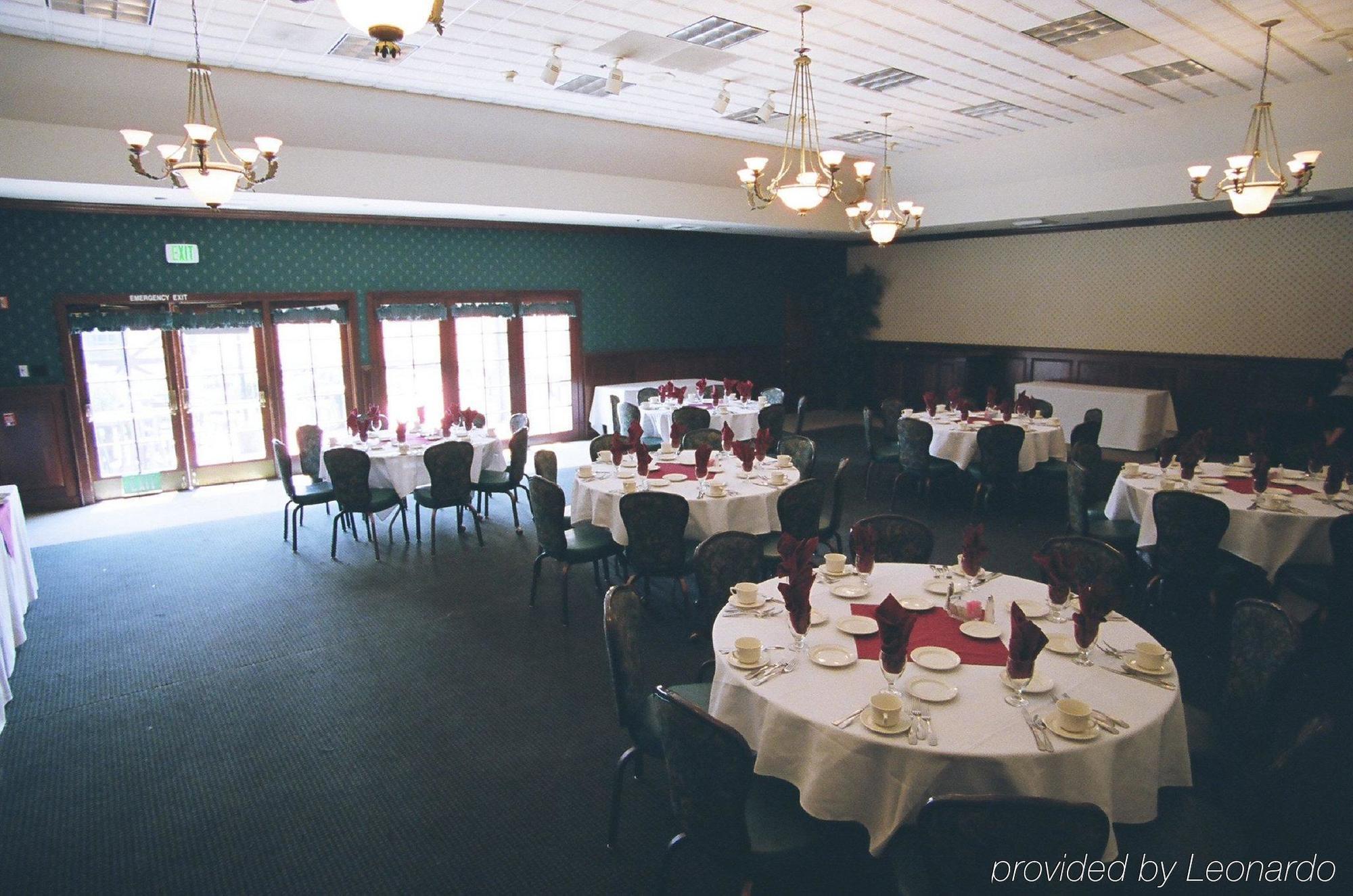 Holiday Inn Selma - Swancourt Exterior photo