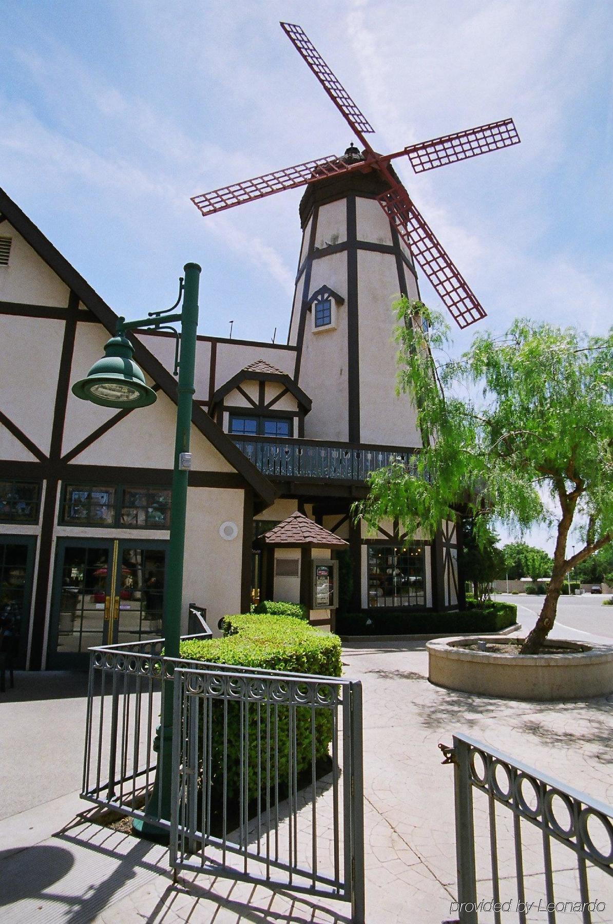 Holiday Inn Selma - Swancourt Exterior photo