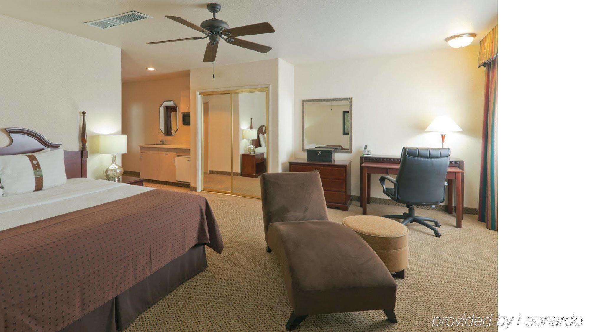 Holiday Inn Selma - Swancourt Exterior photo